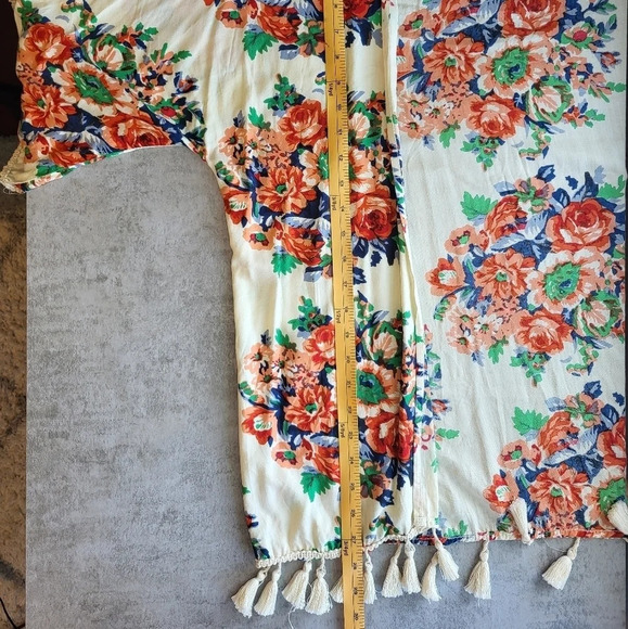 Mimi Floral Open Front Short Sleeve Kimono with Tassels - Picture 7 of 8